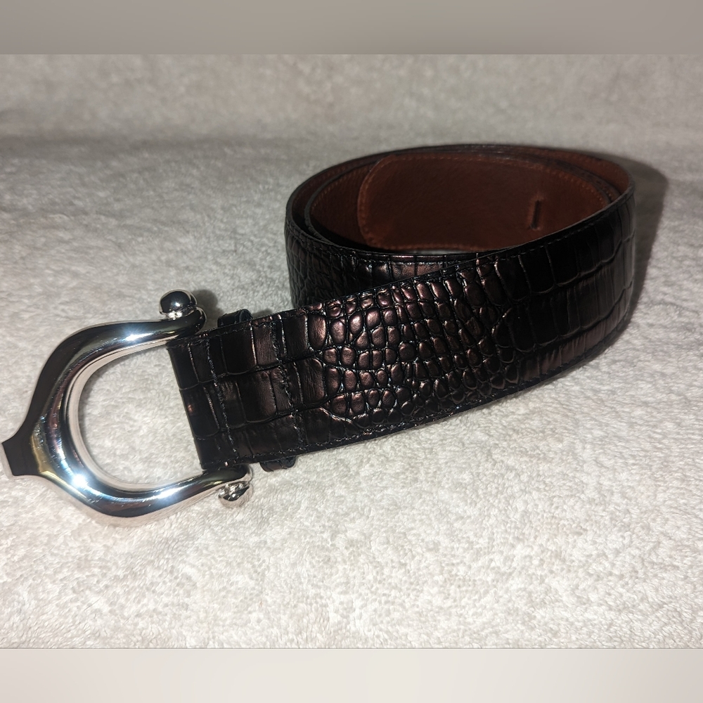 Brian Toohey belt in brown croc wit silver tone buckle. L